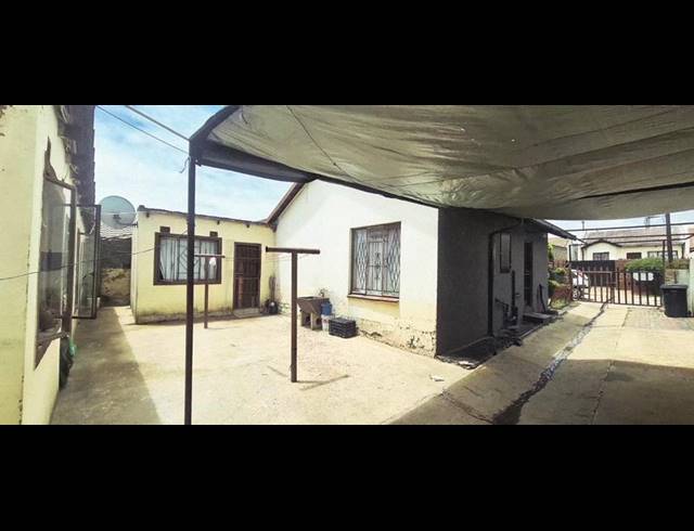 2 BEDROOM HOUSE FOR SALE IN EBONY PARK